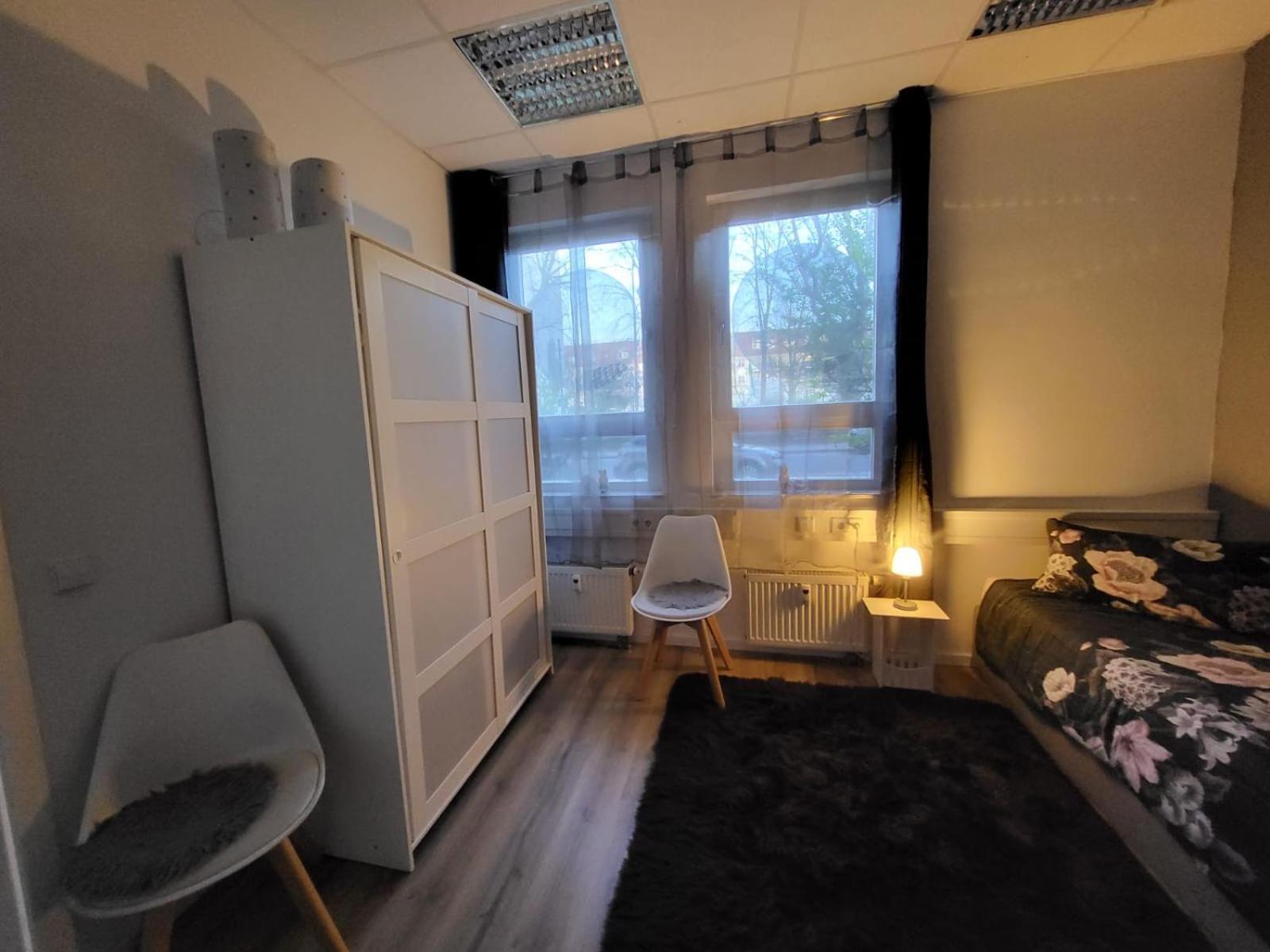 Studio 1 Mit Gemeinschaftsraeumen, Tiefgarage Lipsia Esterno foto